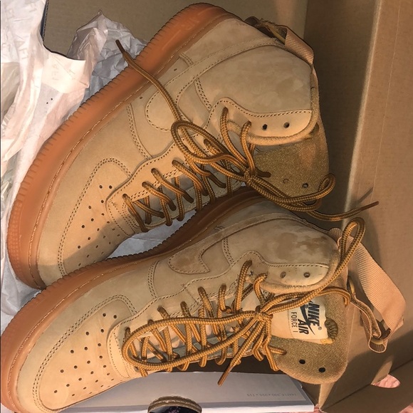 Nike Air Force - Picture 2 of 3